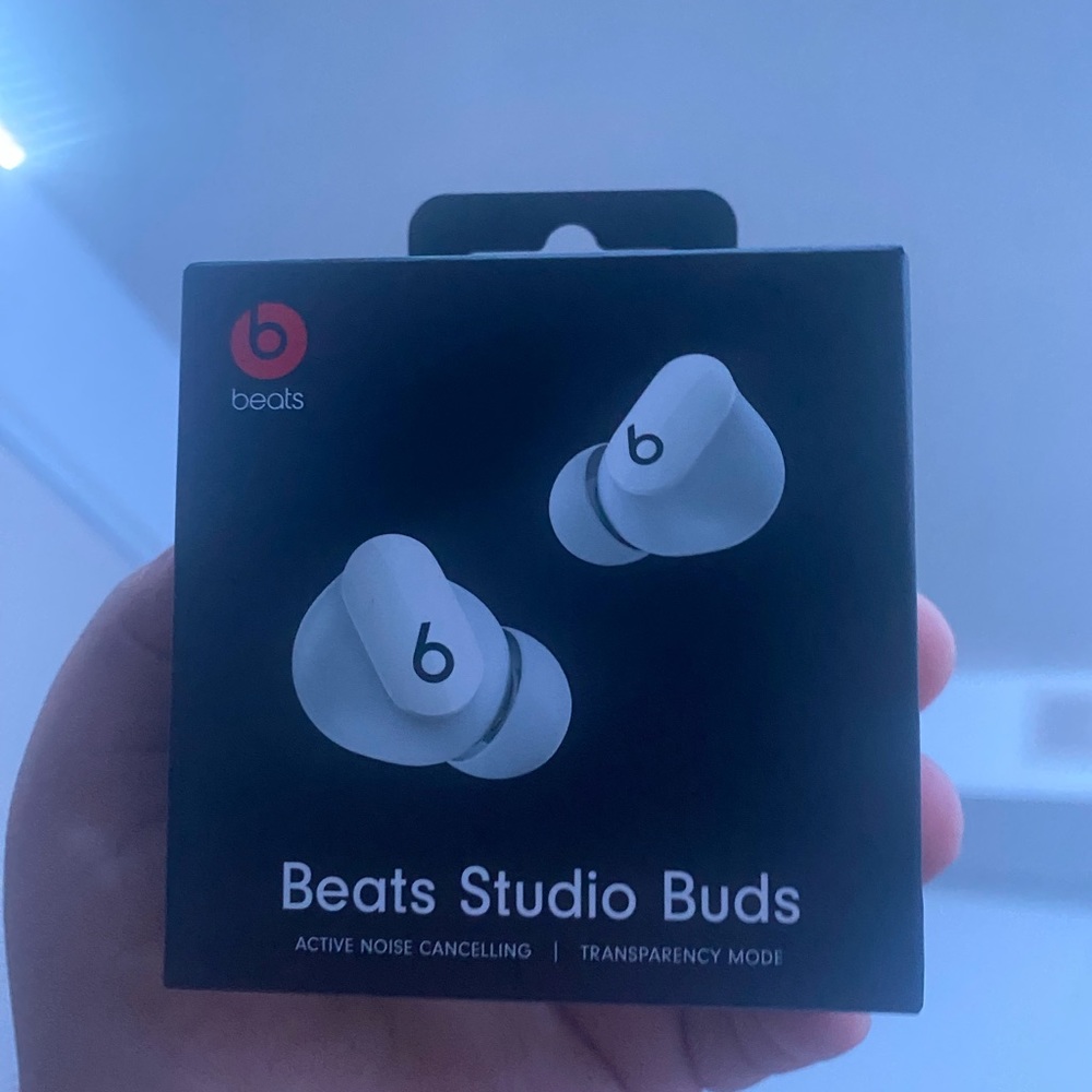 -Brand New -Transparency Mode -Noise Cancellation- White
